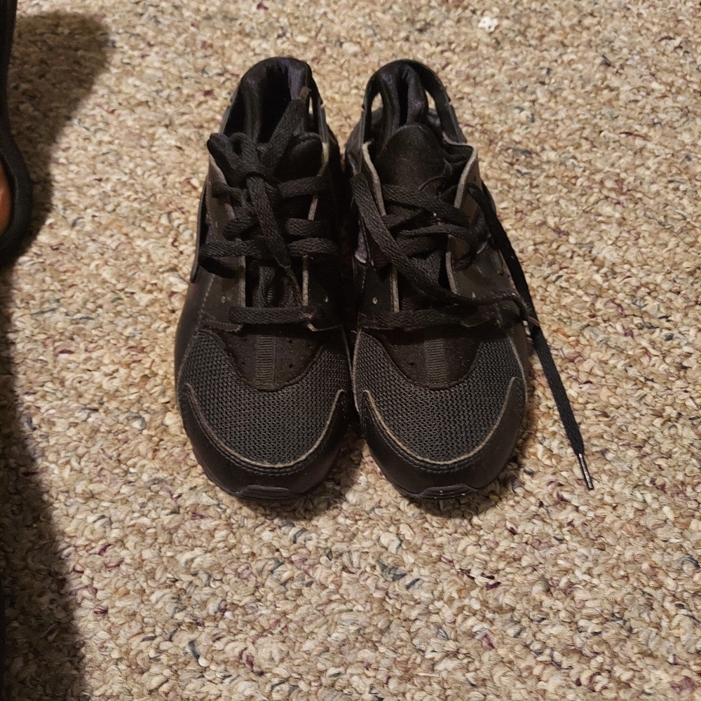 Boys Nike Huaraches
